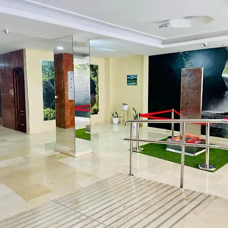 Luxury Loft With Pool In The Centre