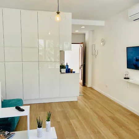 Luxury Loft With Pool In The Centre *