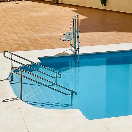 Luxury Loft With Pool In The Centre